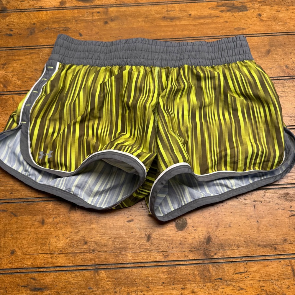 Under Armour Heatgear Running Shorts Women's Medium Green Yellow Stripe Athletic